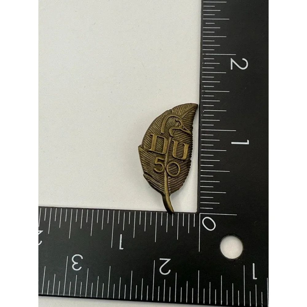 Ducks Unlimited‎ Pin 50 Years Leaf Design Brooch